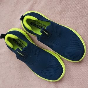 Skechers Little boys size 12 slip on sneakers